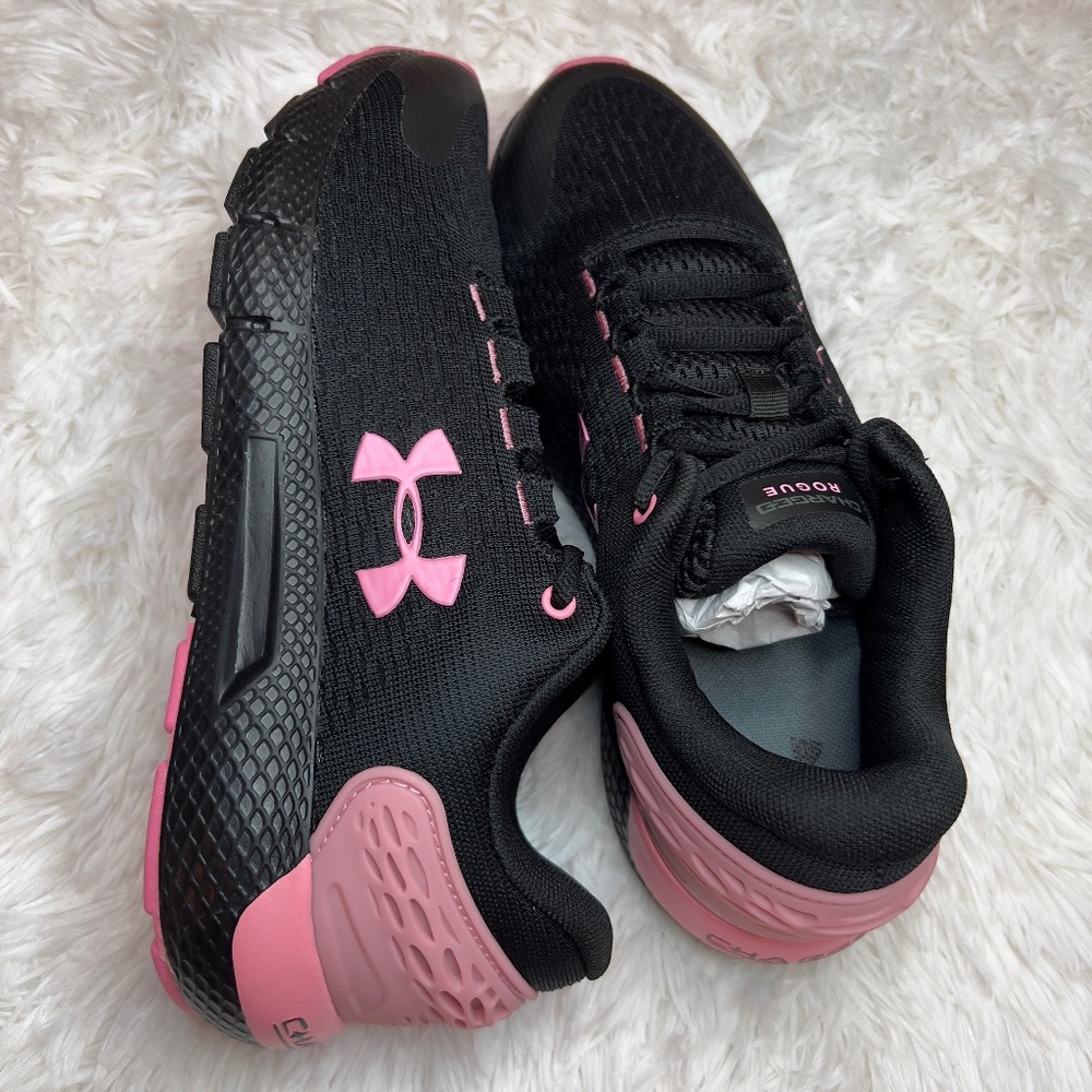 New! Under Armour Girls Running Shoes/Sneakers | Size 7 | Black and Pink